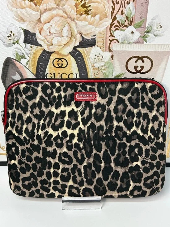 COACH Ocelot Tablet/Ipad Sleeve 😍❤️🐆 - Picture 4 of 13